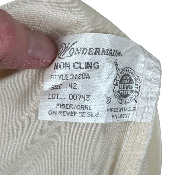 Vintage Wondermaid Non-Cling Beige Neutral Lace-Trimmed Slip Dress Size 42 - Picture 9 of 13